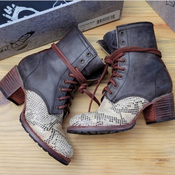 Freebird by Steven Shoes - ‼️ISO Freebird by steven Cavalier